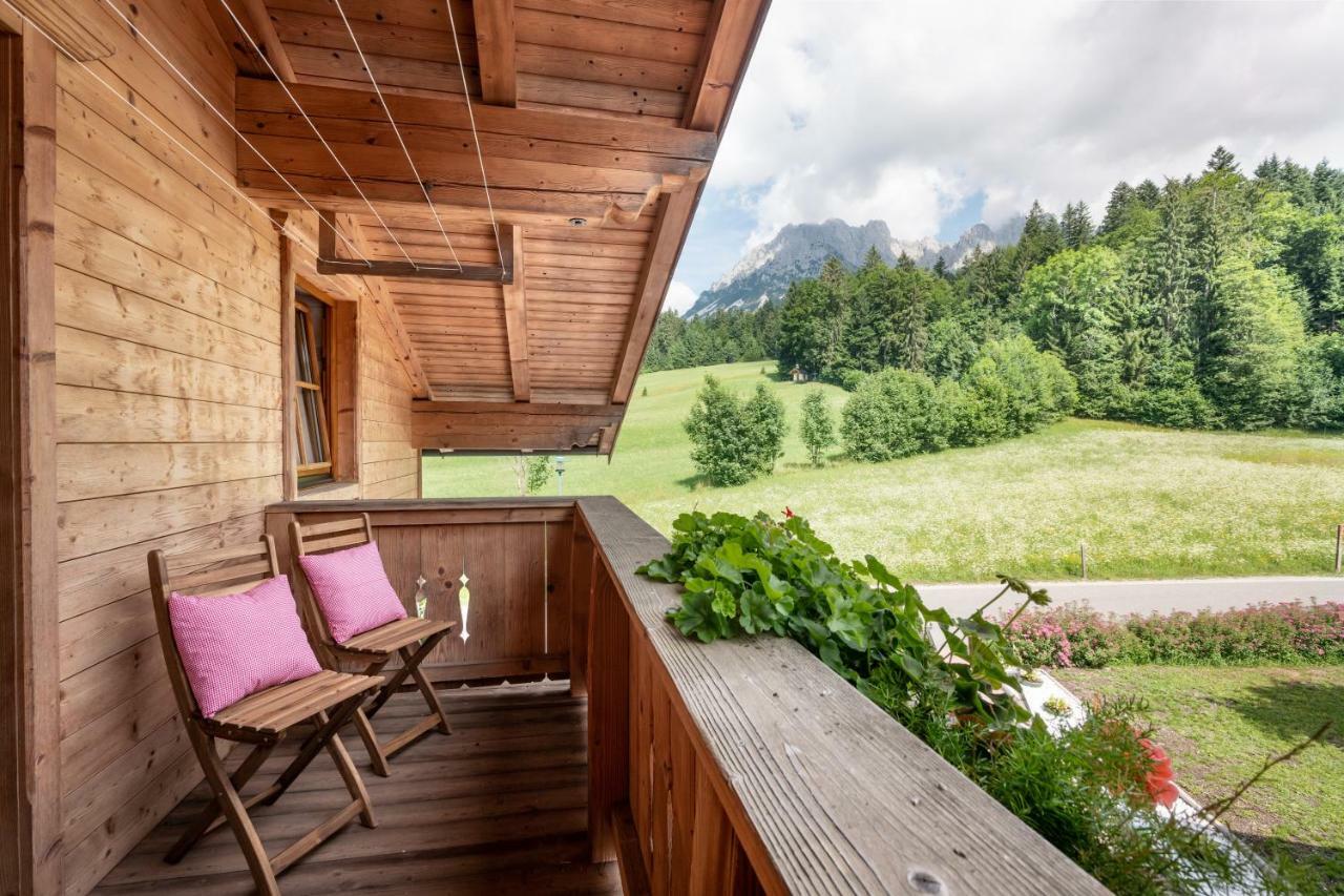 Chalet Gluecklich Sein... Елмау Екстериор снимка